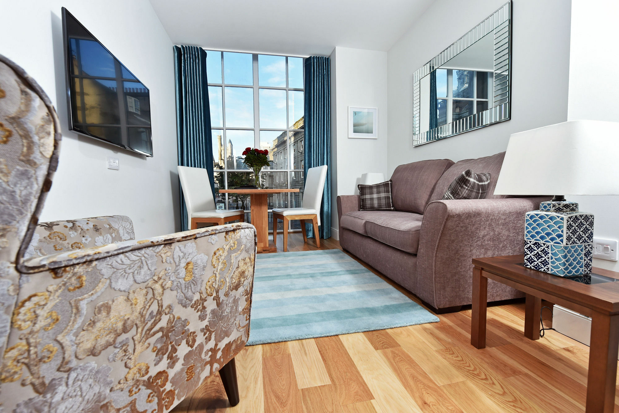Royal Athenaeum Suites Aberdeen Exterior photo